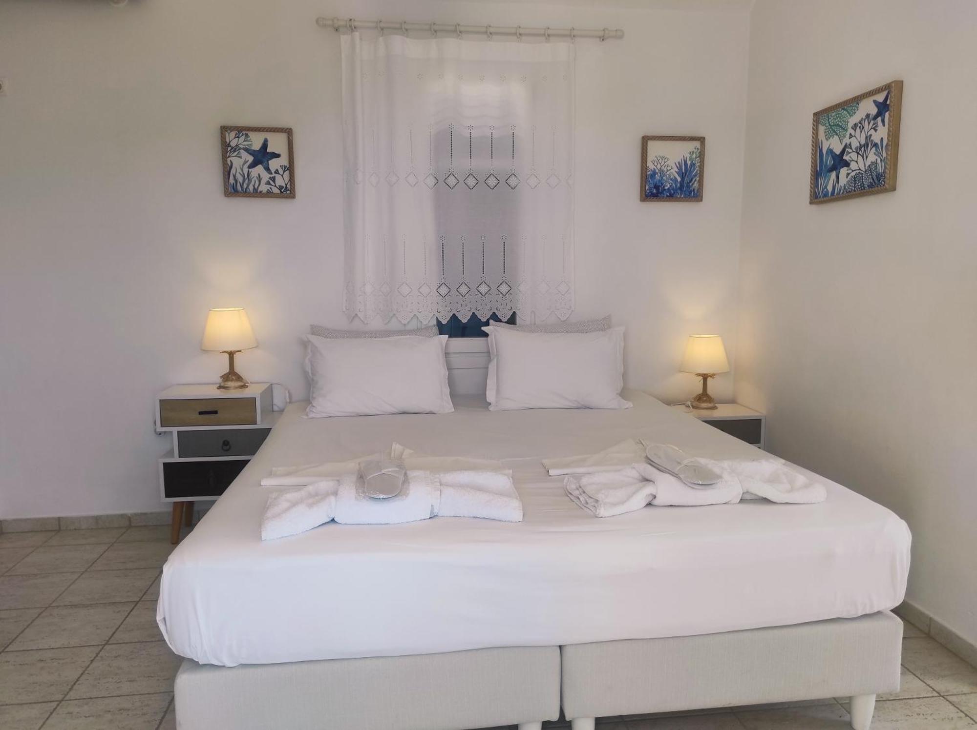 Villa Le Grand Bleu Katapola Exterior photo