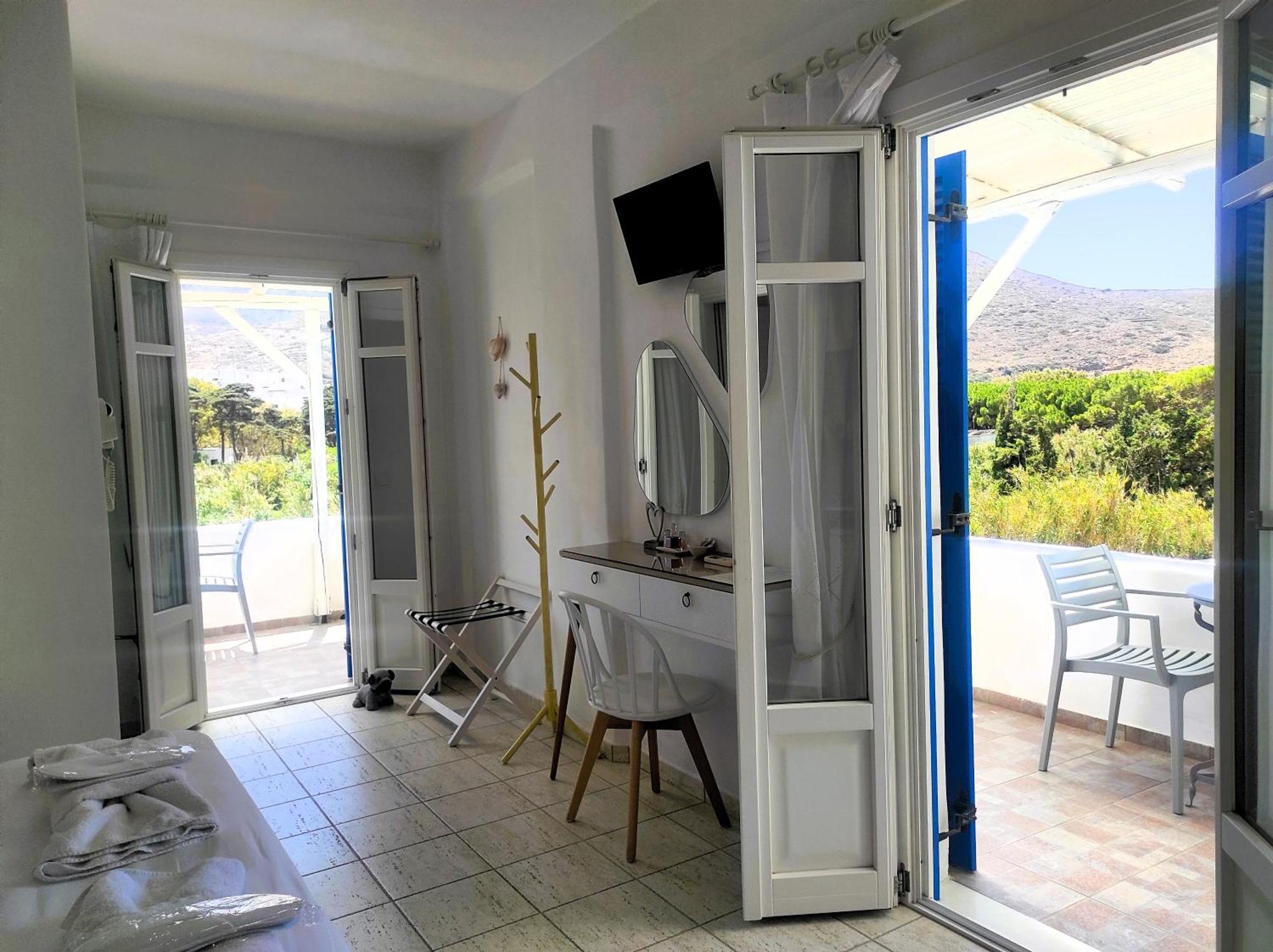 Villa Le Grand Bleu Katapola Exterior photo