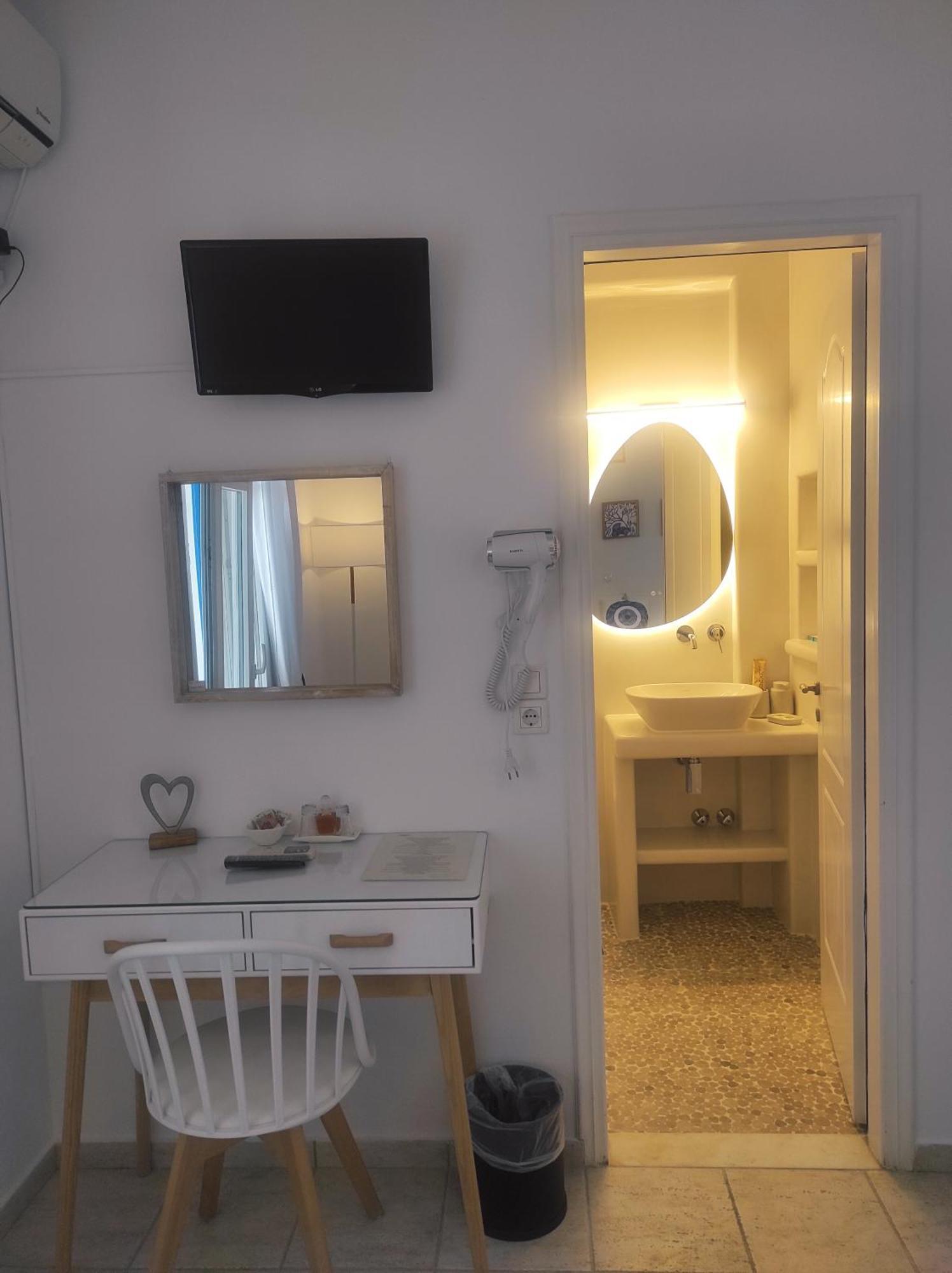 Villa Le Grand Bleu Katapola Room photo